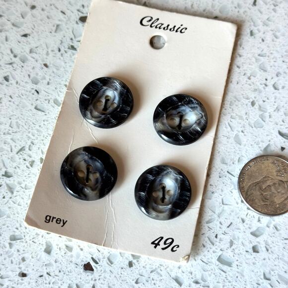 4 Vintage 80s NEW on card Grey Round 4 Hole Shell Buttons Streamline 3/4" - Picture 3 of 6